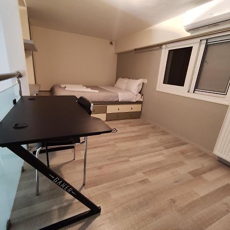 Kalamata City Loft Apartment Bagian luar foto