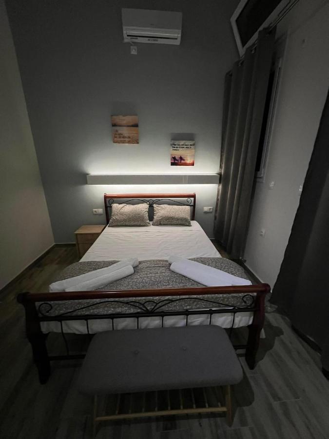 Kalamata City Loft Apartment Bagian luar foto